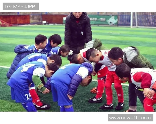 父亲与儿子的足球梦想之旅:传承与成长的温情故事 父亲与儿子的足球梦想之旅:传承与成长的温情故事