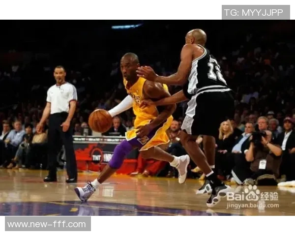 篮球竞赛中30秒计时器的重要性与使用技巧分析